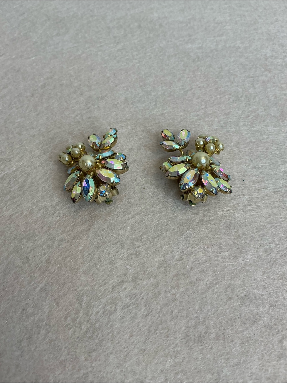 2234 - Sherman Iridescent Crystal and Pearl Floral Clip-On Earrings - Gold Tone - Picture 4 of 11